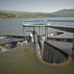 Водосброс на водохранилище в Армении